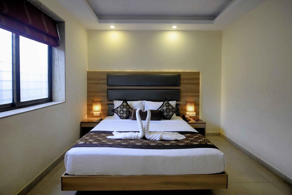 Sunkissed Plaza Hotel Calangute Bagian luar foto